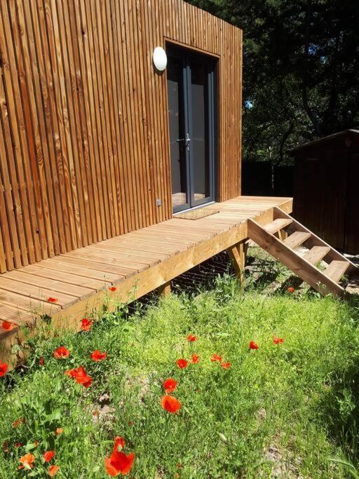 Joli Studio Climatise Avec Jacuzzi Prive Et Entree Independante Fréjus Kültér fotó